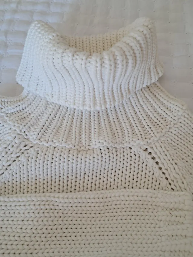 Jersey de punto blanco roto Cuello alto Impecable