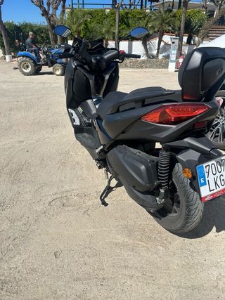 Yamaha XMAX 300 Scooter