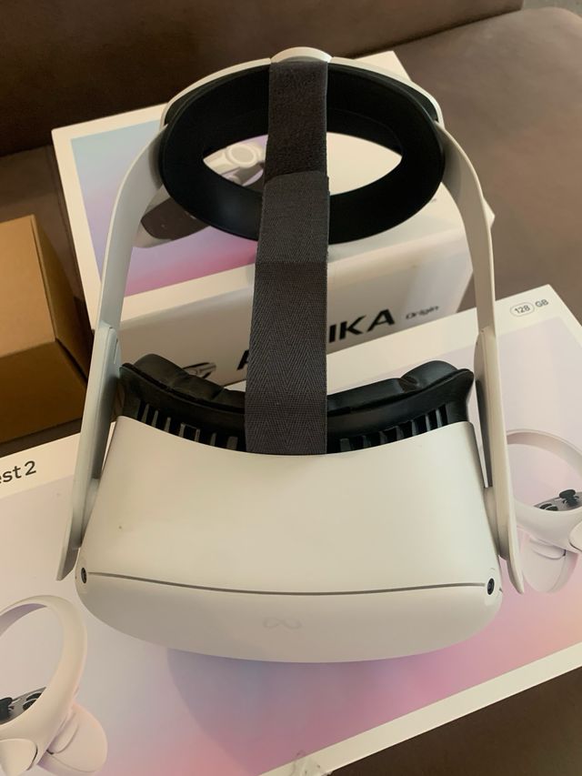 Meta Quest 2 - VR Headset