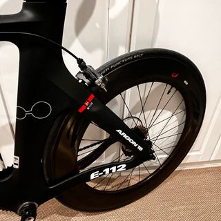 Bicicleta triatlón contrarrelog cabra ARGON18 E112