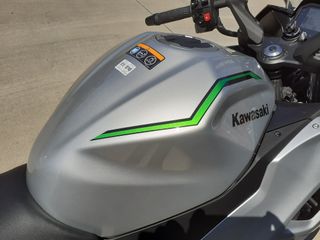 KAWASAKI NINJA 7 HYBRID