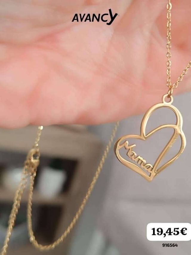 Collar Mamá Corazones bañado en oro