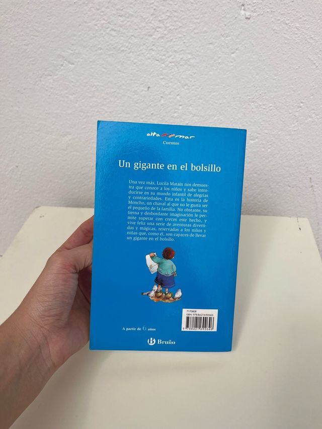 Un gigante en el bolsillo (Alta Mar: Cuentos / ...