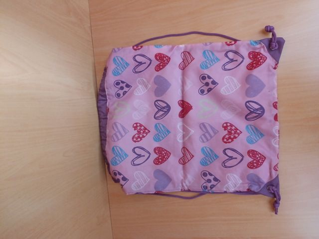 Mochila infantil corazones