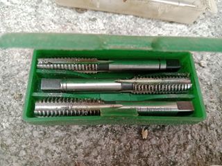 Juego de machos de roscar 12x175 HSS