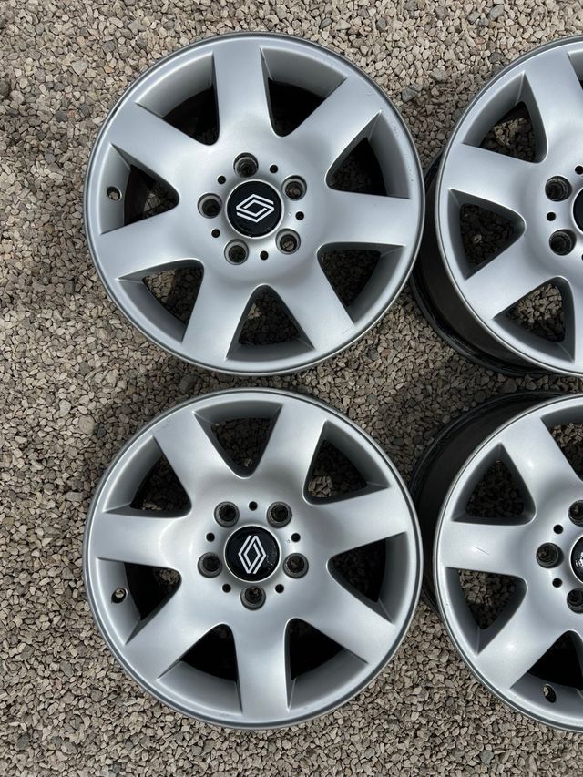 Llantas Renault Traffic R. 16 5x120 Vivaro P