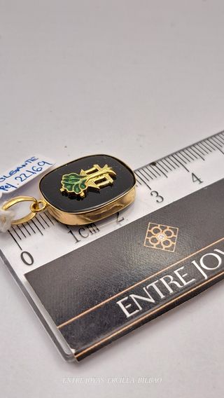 COLGANTE ORO 18K ONIX