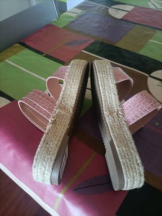Sandalias plataforma Carolina Herrera rosa nº38
