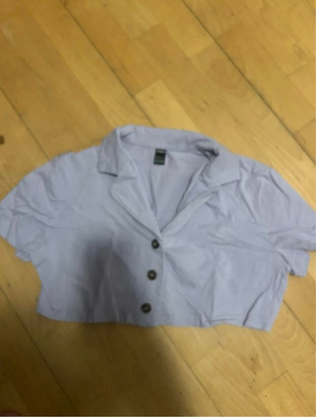 Top corto lilla manica corta