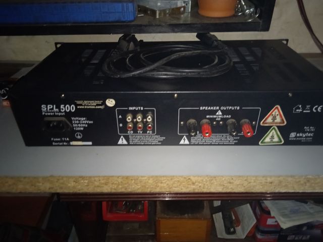 Amplificador dos canales