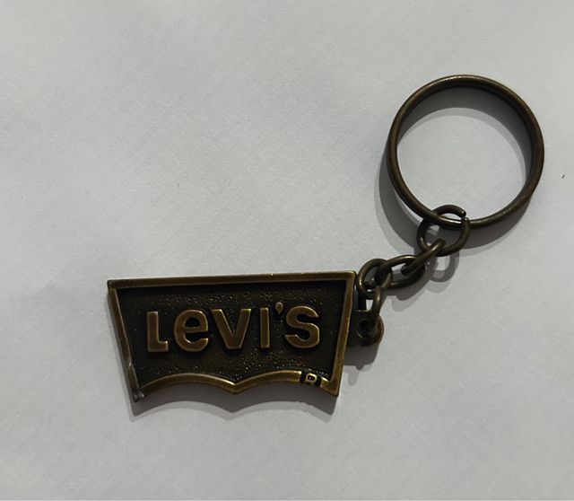 Llavero Levis