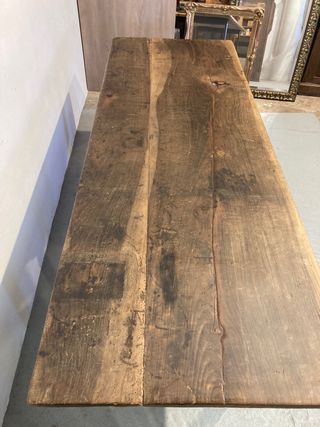 Mesa antigua nogal con patas negras hierro