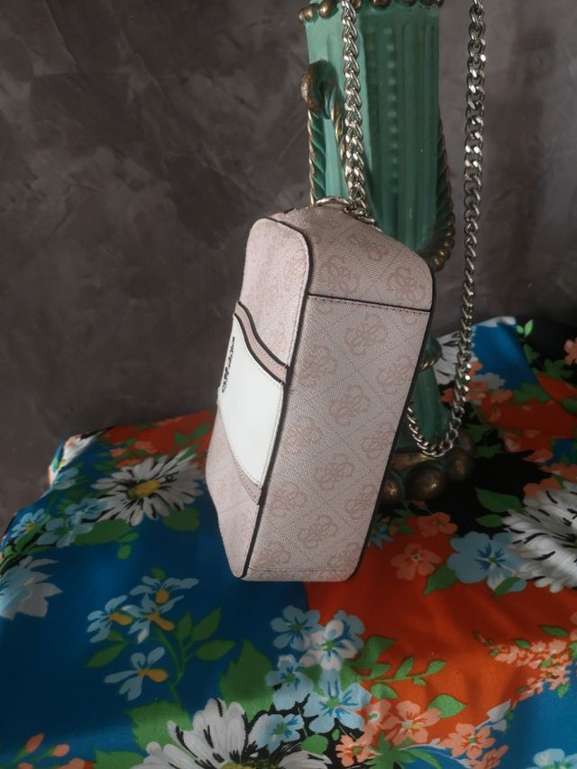 BOLSO BANDOLERA AUTÉNTICO GUESS