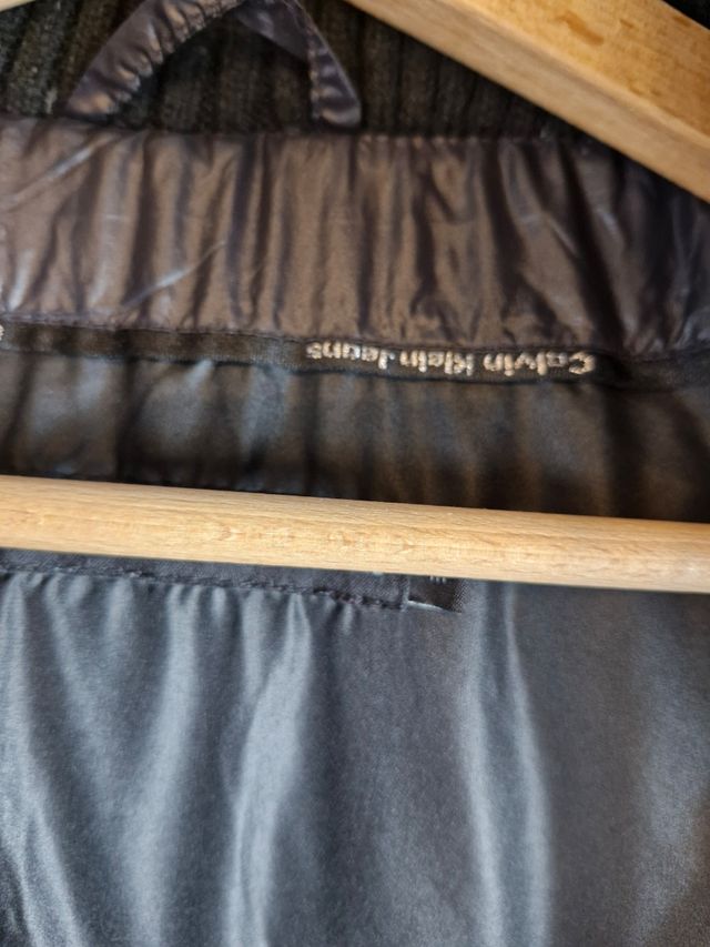 Piumino Calvin Klein nero in ottime condizioni. 