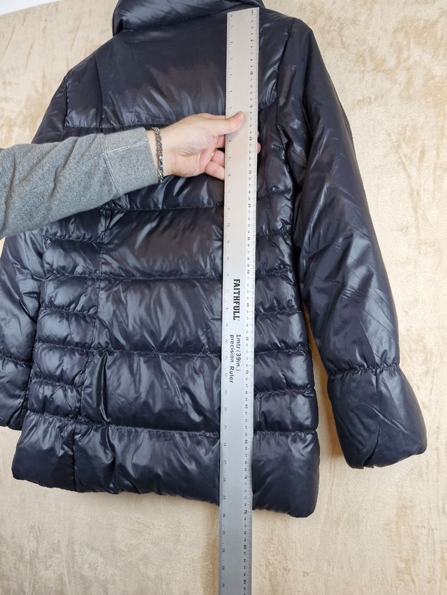 Piumino Calvin Klein nero in ottime condizioni. 