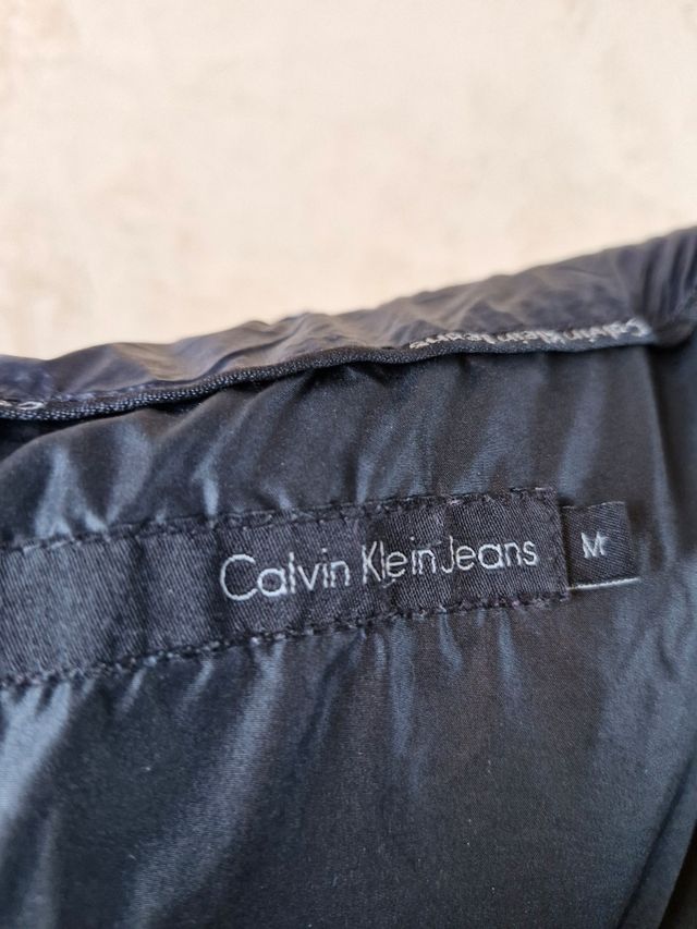 Piumino Calvin Klein nero in ottime condizioni. 