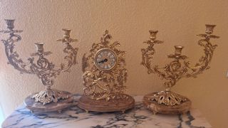 Elegante juego reloj y 2 candelabros bronce