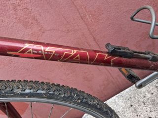 Bicicleta montaña vintage atak  de rueda de 700x35