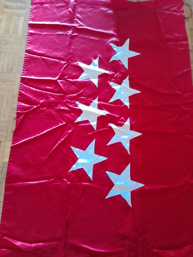 Se vende bandera de la Comunidad de Madrid 🇪🇸