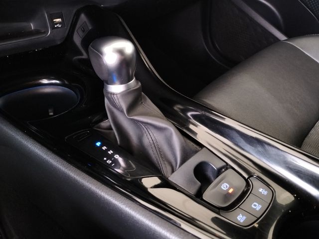 TOYOTA C-HR 180H ADVANCE LUXURY