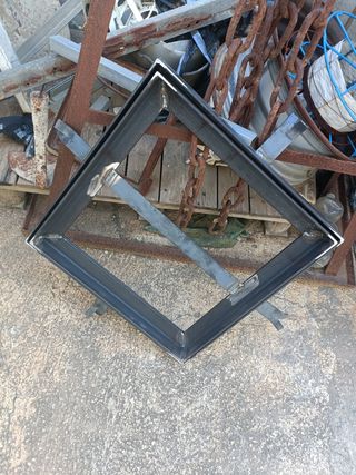 Herrero, rejas, puertas, arquetas