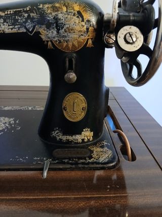 Máquina Coser Alfa Antigua