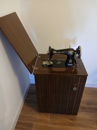 Máquina Coser Alfa Antigua