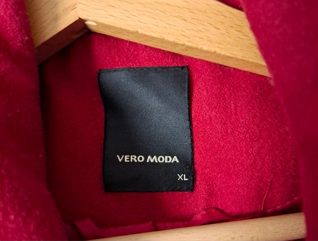 Abrigo Rojo Vero Moda - Talla XL