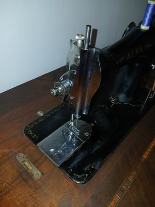 Máquina Coser Alfa Antigua