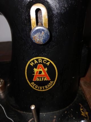 Máquina Coser Alfa Antigua