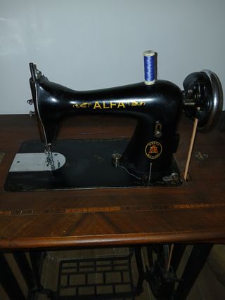 Máquina Coser Alfa Antigua