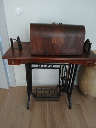 Máquina Coser Alfa Antigua