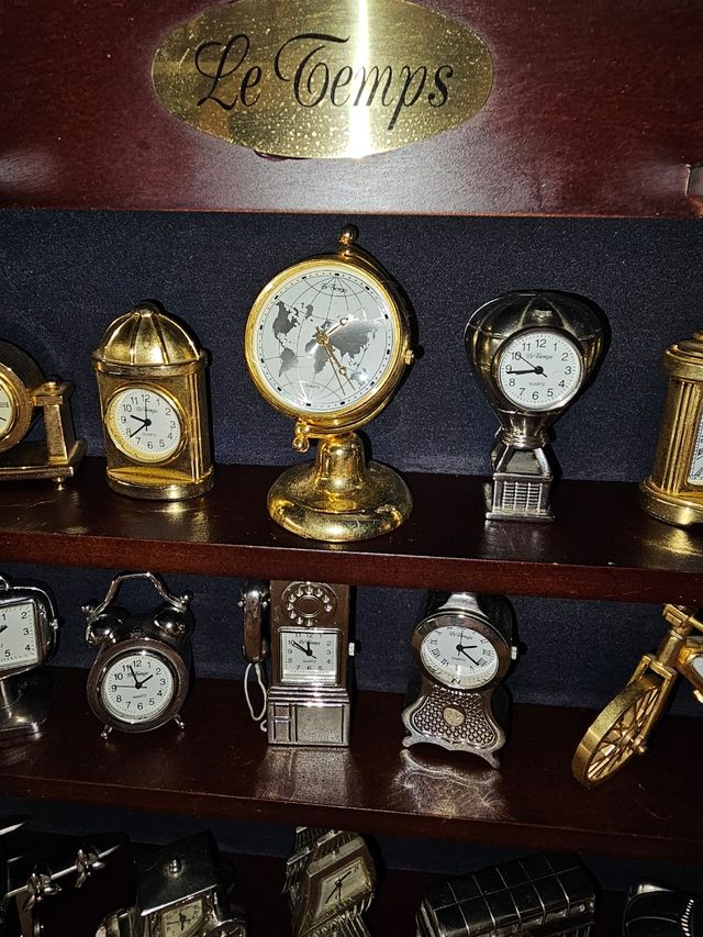 Coleccion de relojes en miniatura "LE TEMPS"