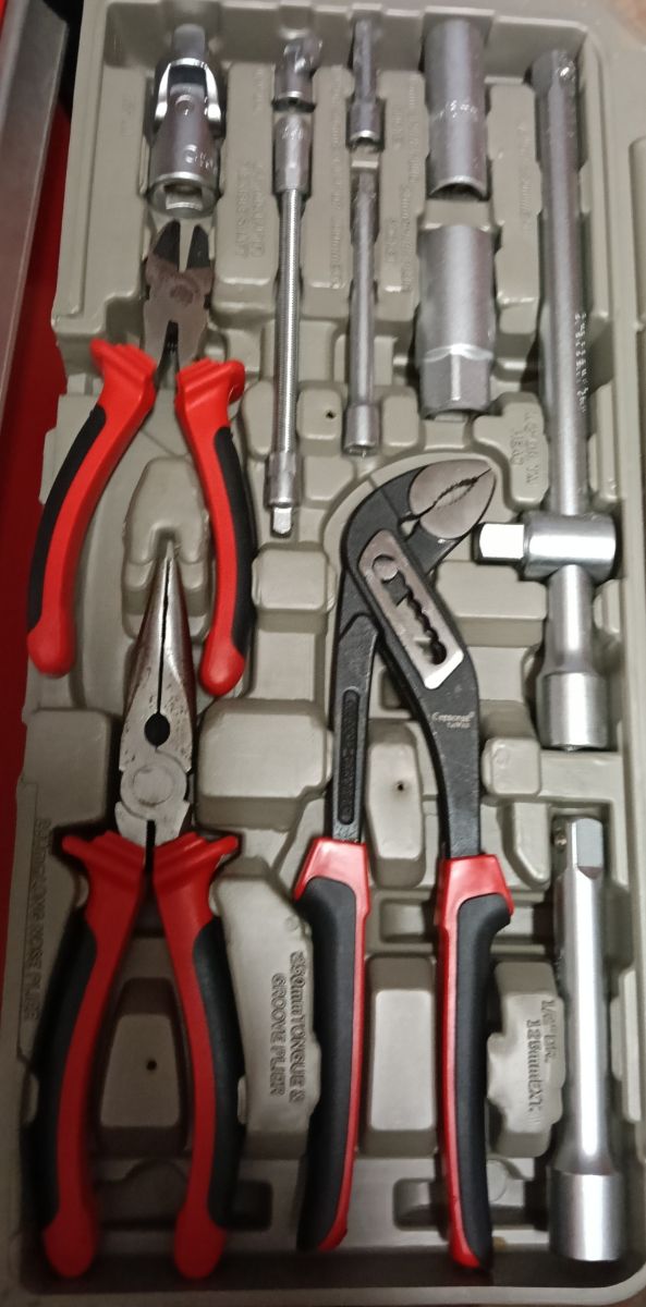 Valigetta con utensili manuali
Crescent