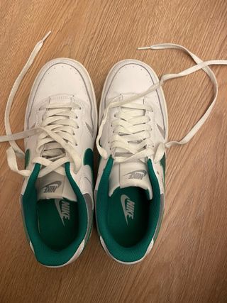 Nike verde y blanco