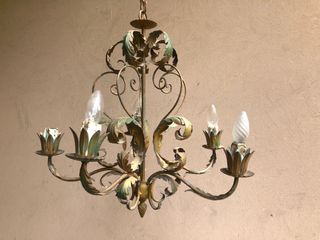 Vecchio lampadario a 5 bracci