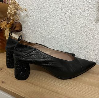 Zapato de piel suave Uterque
