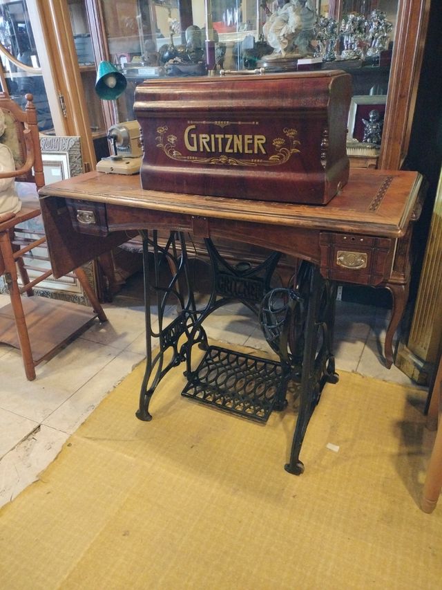 ANTIGUO MUEBLE RADIO / TOCADISCOS / MAGNETIFONO