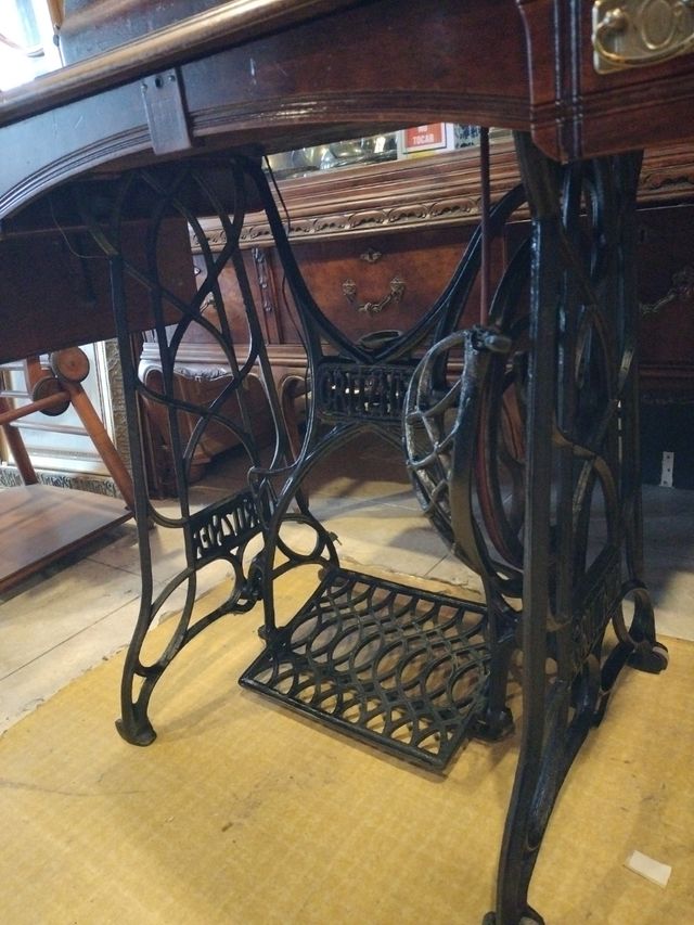 ANTIGUO MUEBLE RADIO / TOCADISCOS / MAGNETIFONO