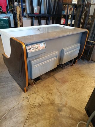 Nevera expositora de refrescos