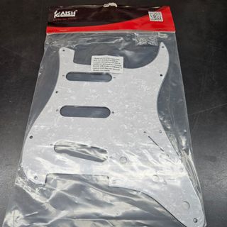 Golpeador Kaish Stratocaster blanco