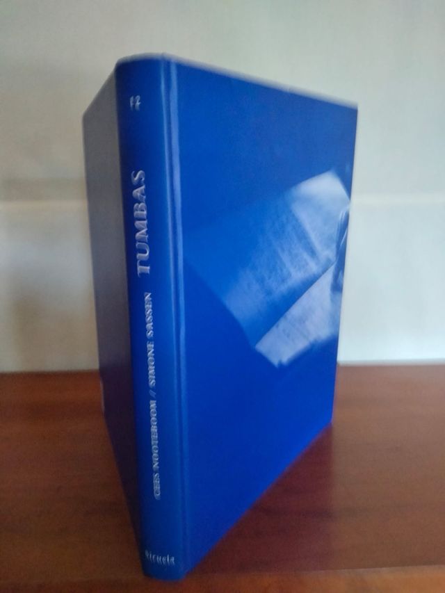 Libro Tumbas de Cees Nooteboom