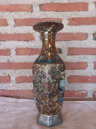 Jarrones chinos metal dorados