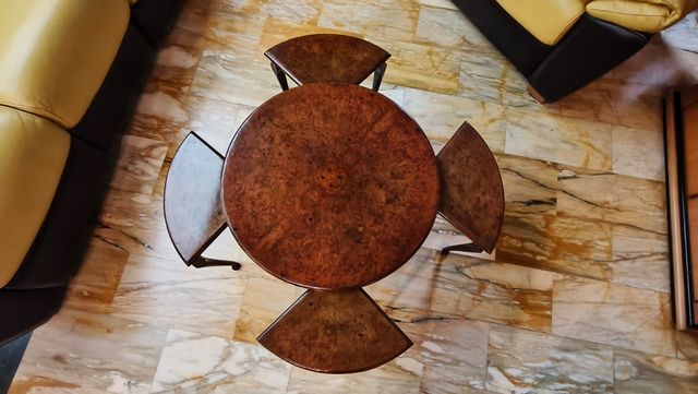 Tavolinetto a quadrifoglio