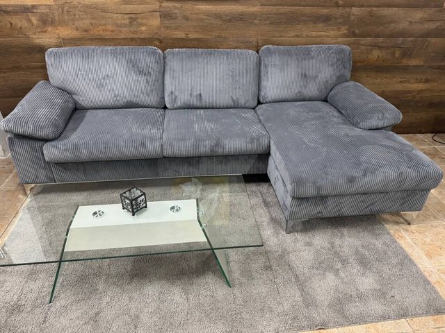 Oportunidad: Sofá Ciryl Gris Terciopelo ¡Nuevo!