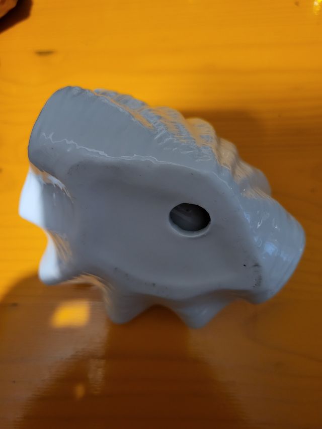  Conchiglia in porcellana con sfera