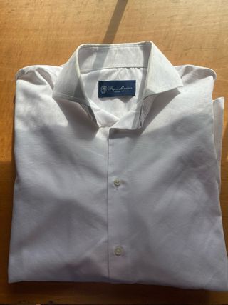 Camisa de traje blanca
