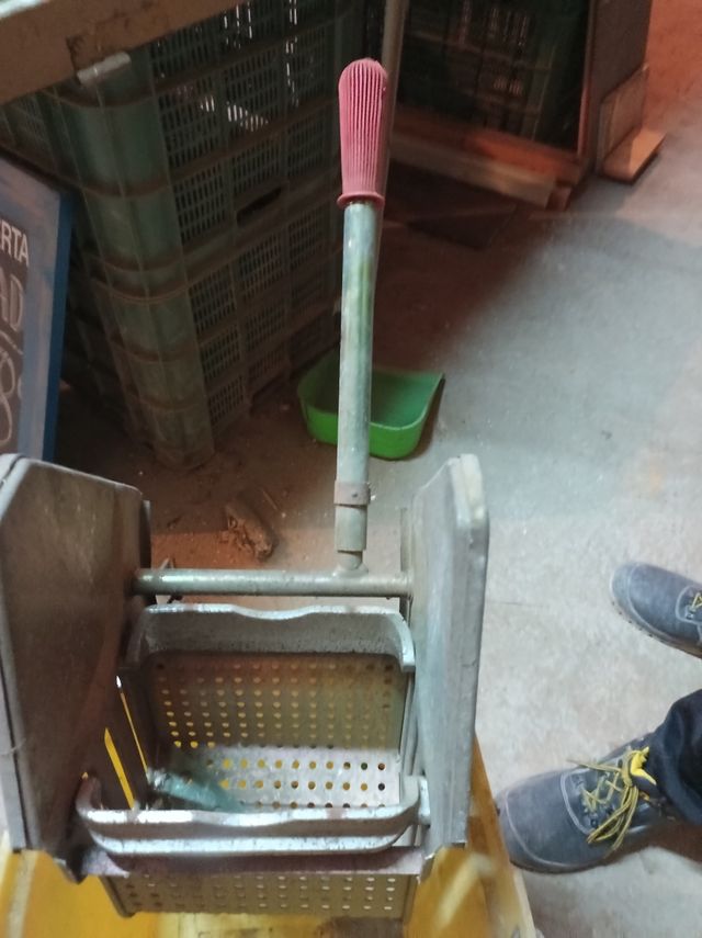 Cubo fregona profesional con escurridor