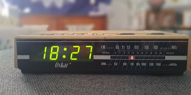 Radio despertador antigua Oskar vintage
