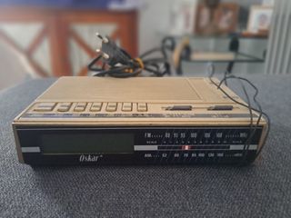 Radio despertador antigua Oskar vintage